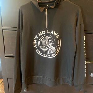 Quarter zip white claw size large - never worn 🖤